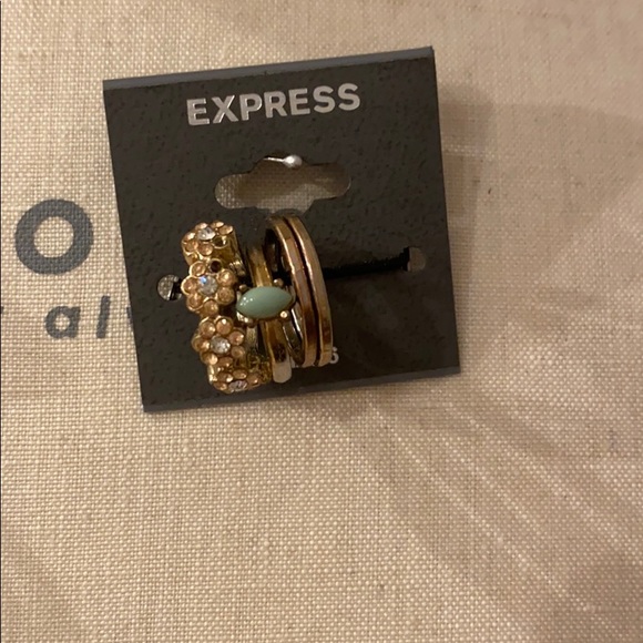 Bundle of express gold rings set. - Picture 3 of 6